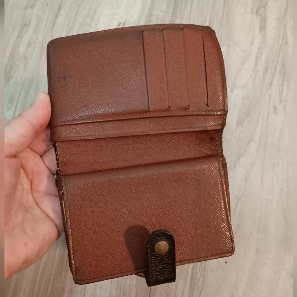 Louis Vuitton Monogram Kisslock Wallet